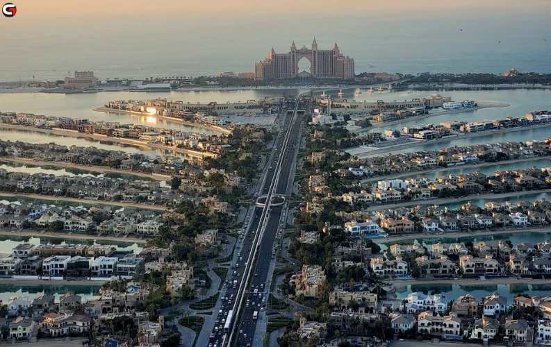 Record Property Prices in Dubai Shift Buyers to Suburban Areas